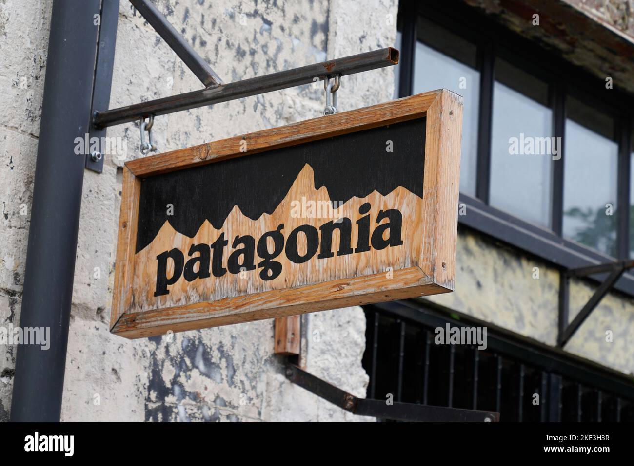 Patagonia clothing hi-res stock photography and images - Alamy