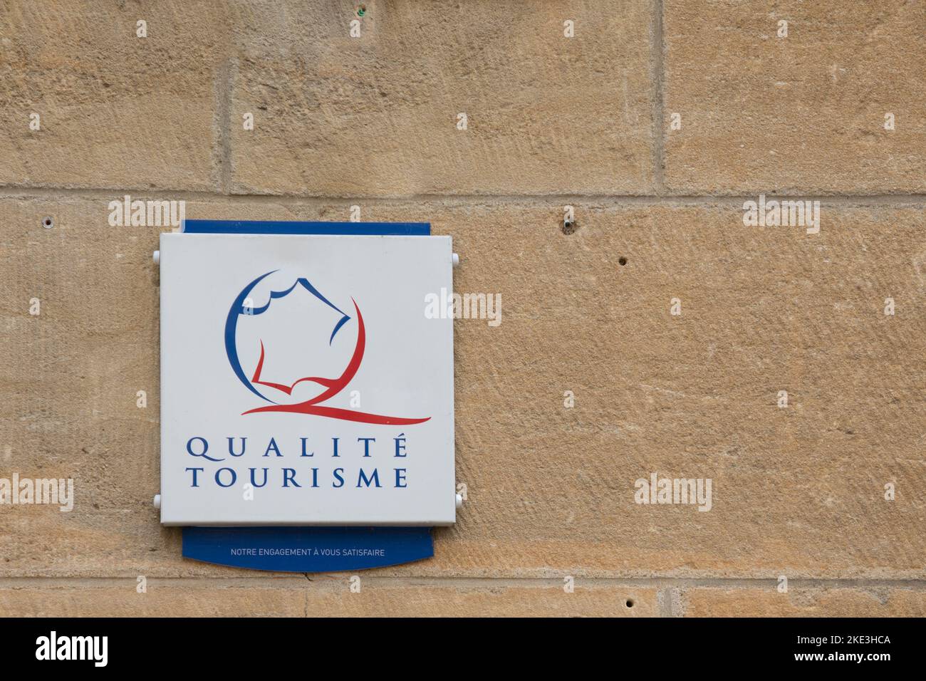 Bordeaux , Aquitaine  France - 10 25 2022 : Qualite Tourisme logo brand and text sign on wall facade state france guaranteed of French hospitality and Stock Photo