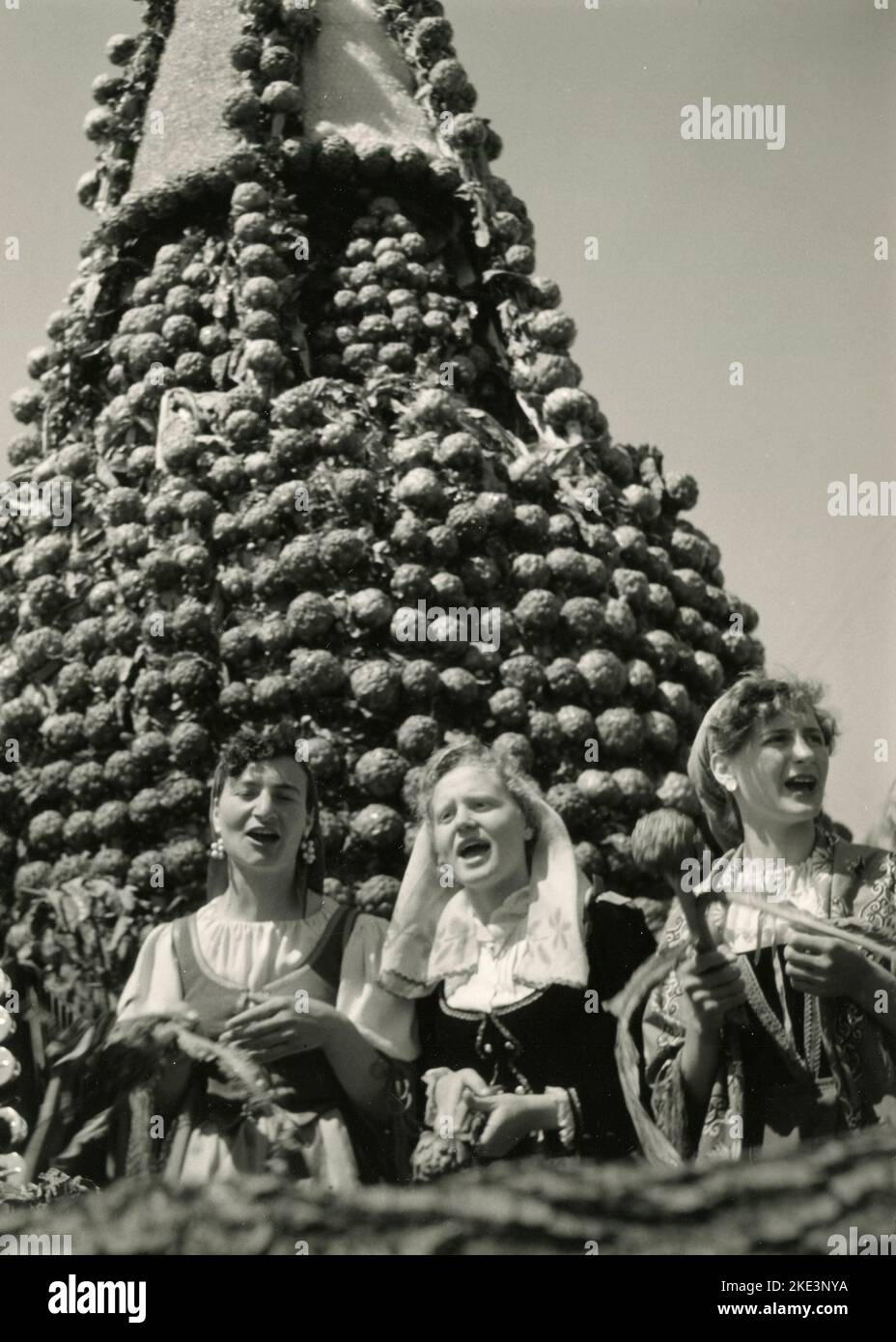 The traditional Sagra dei Carciofi, Artichok Festival in Ladispoli, Italy 1950s Stock Photo