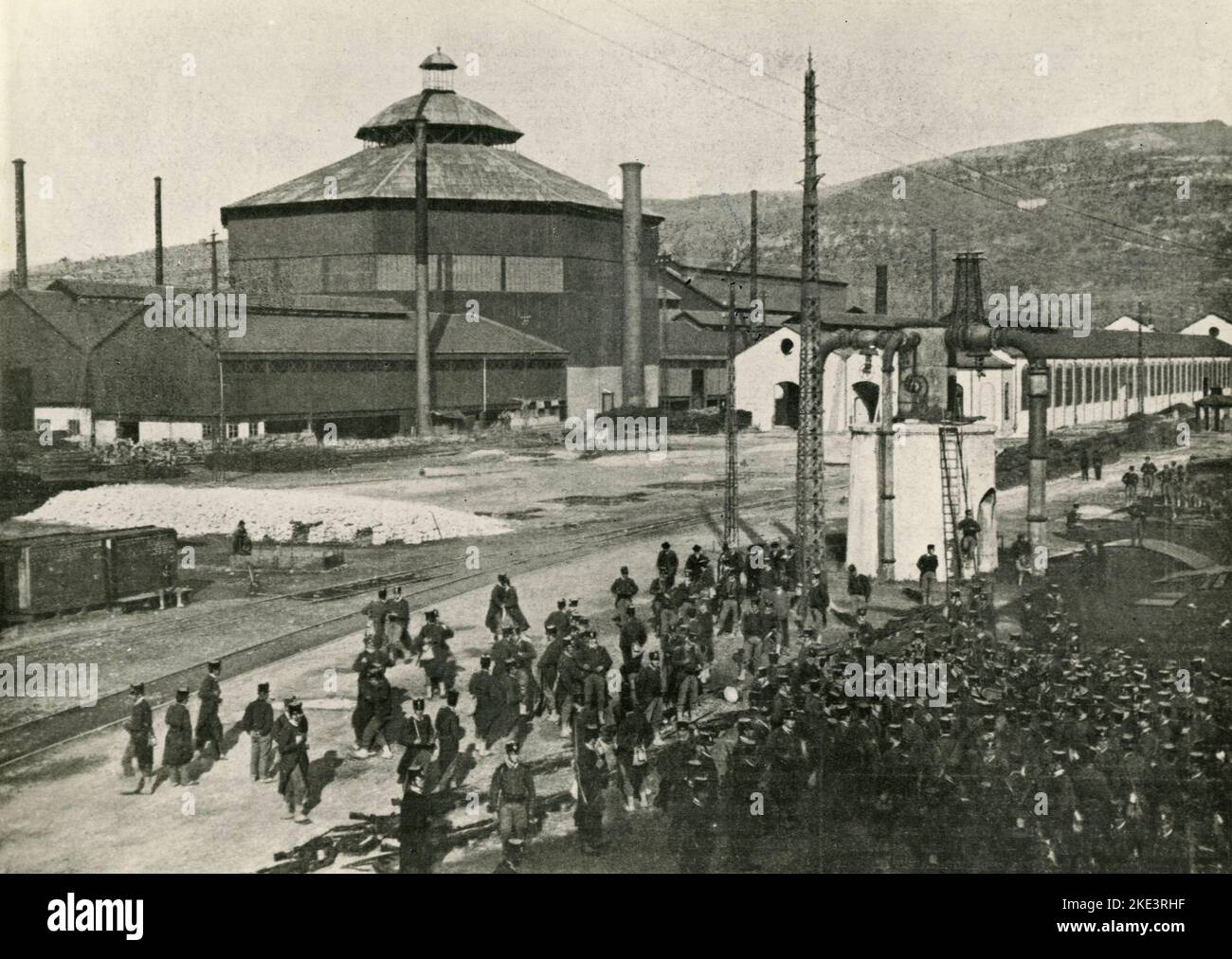 Army police and workers  for the general strike at the steel factory, Terni, Italy 1907 Stock Photo