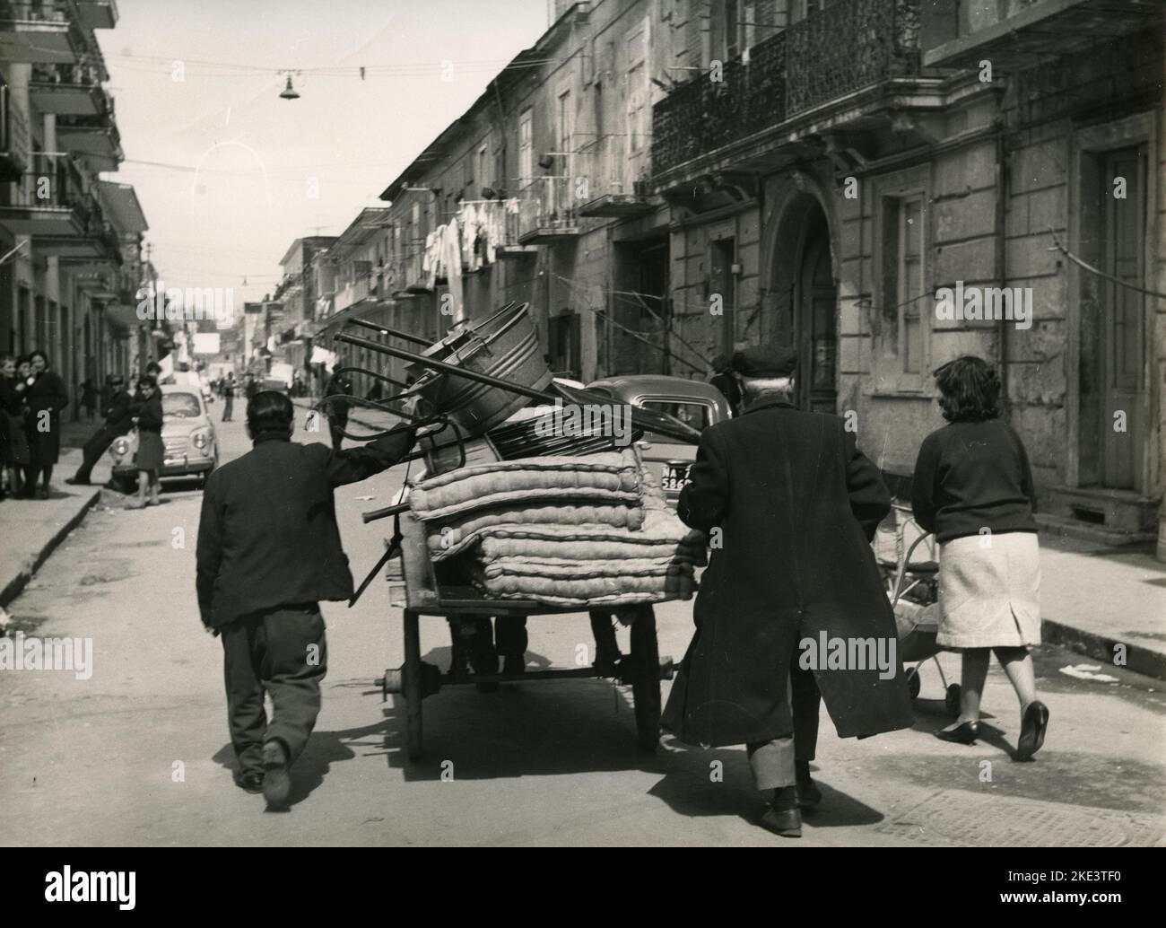 Displaced people in Via De Pinedo, Naples, Italy 1950s Stock Photo