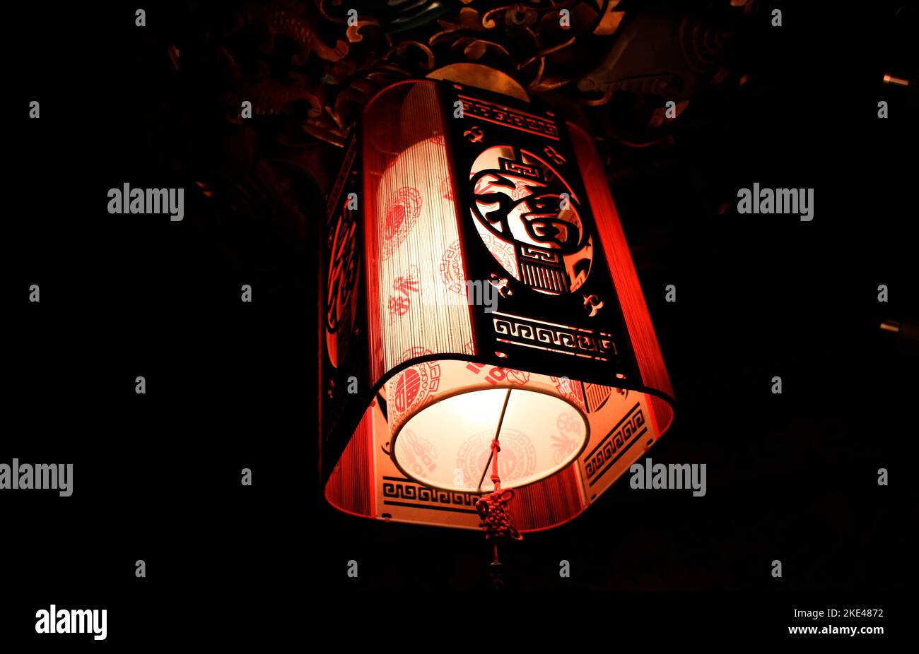 Chinese style lamp hi-res stock photography and images - Alamy