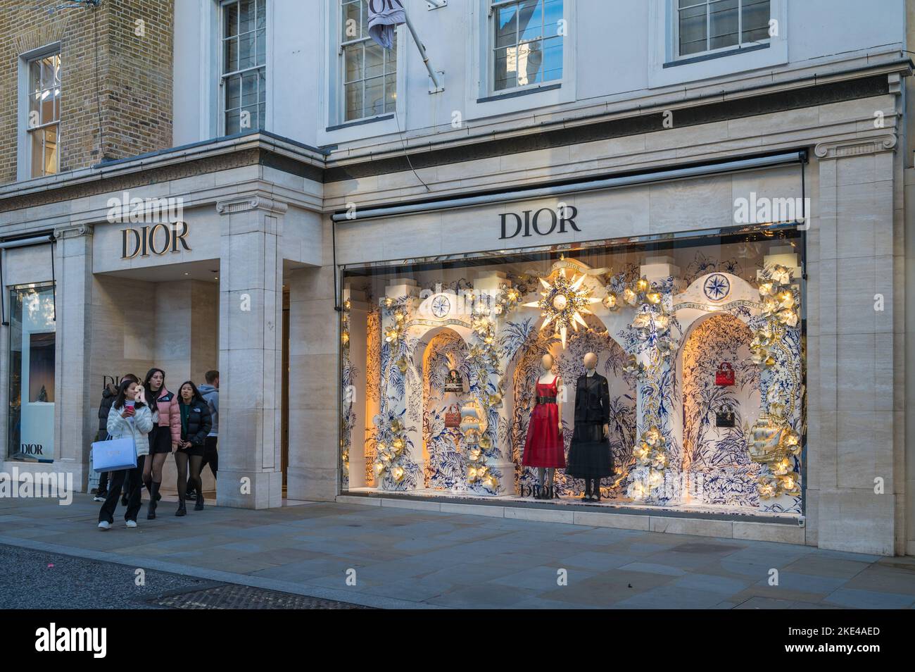 Exterior of Dior designer fashion store with on New Bond Street, Mayfair,  London, England, UK Stock Photo - Alamy