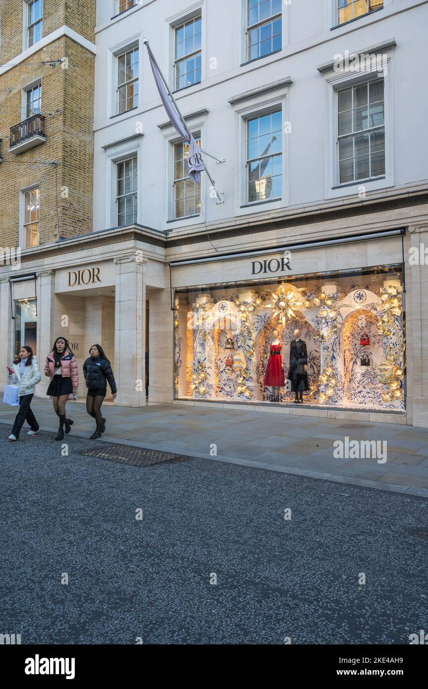 The Yves Saint Laurent store on New Bond Street, London. PRESS ASSOCIATION  Photo. Picture date: Wednesday August 22, 2018. Photo credit should read:  Yui Mok/PA Wire Stock Photo - Alamy