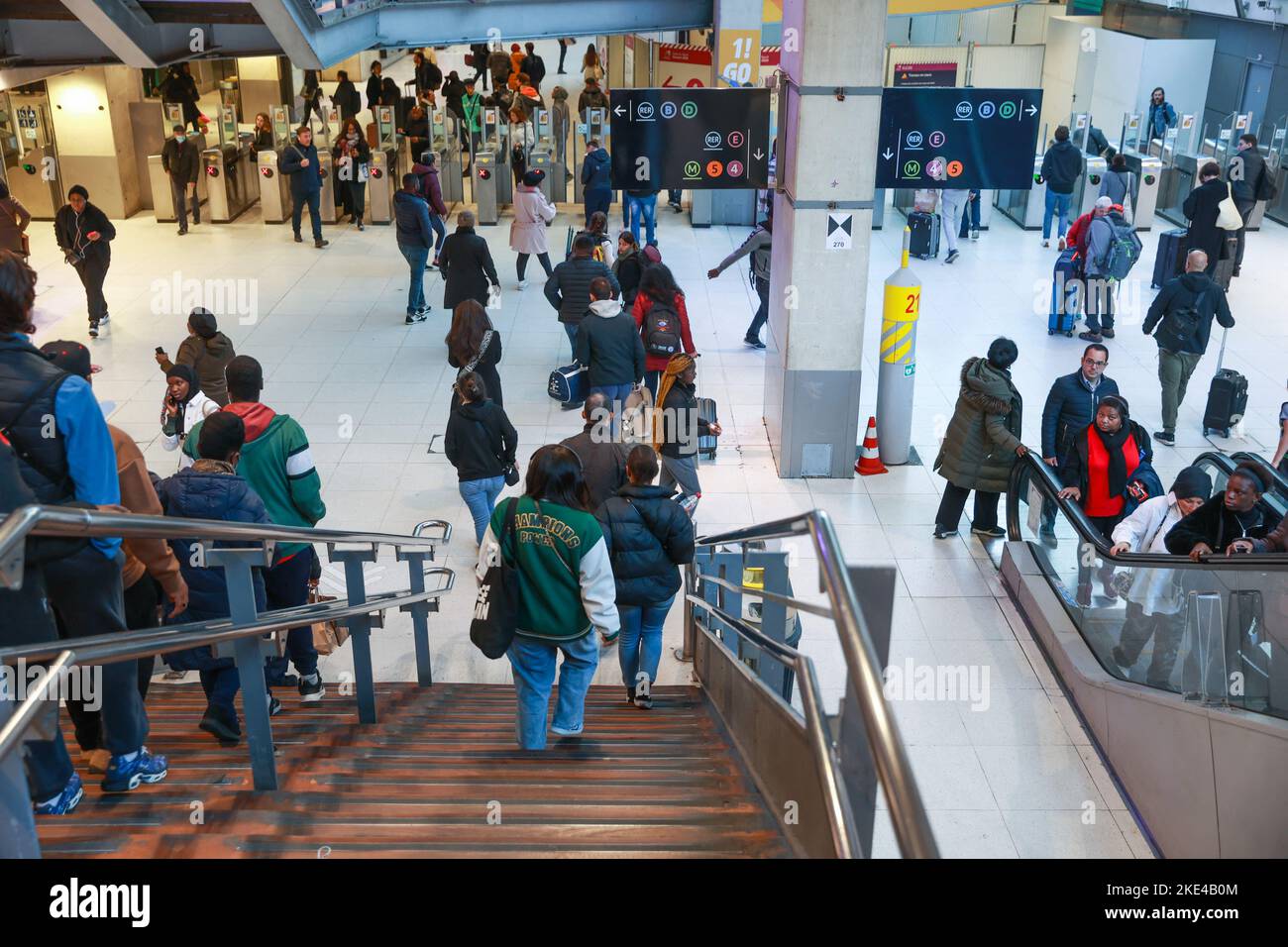 illustration-of-the-gare-du-nord-station-during-the-new-transport