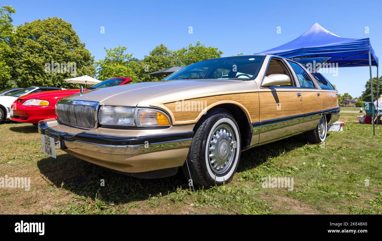 1996 Buick Roadmaster ‘D19 AGW’ on display at the American Auto Club Rally of the Giants, held at Blenheim Palace on the 10th July 2022 Stock Photo