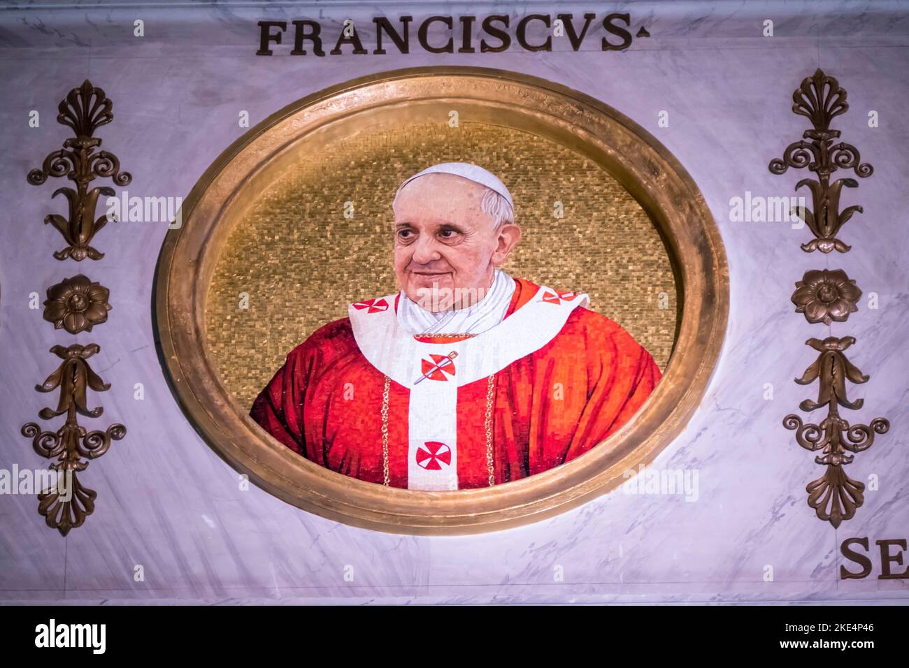 Pope francis basilica audience hi-res stock photography and images - Alamy