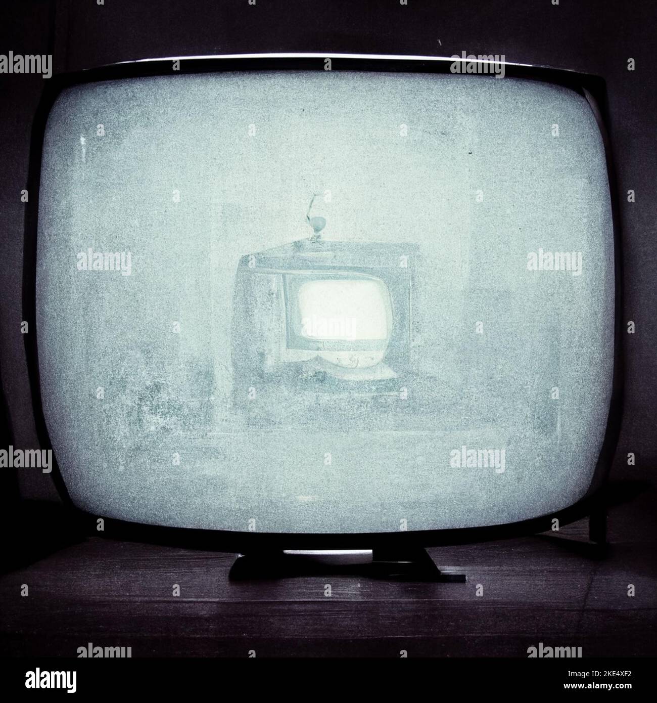 The blurry screen of a vintage TV Stock Photo Alamy