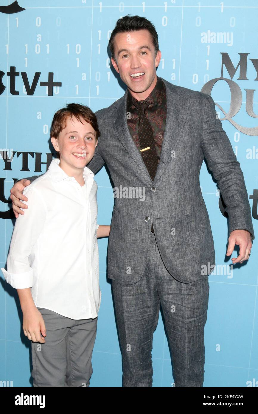 LOS ANGELES - NOV 9: Judah Prehn, Rob McElhenney at the Mystic Quest