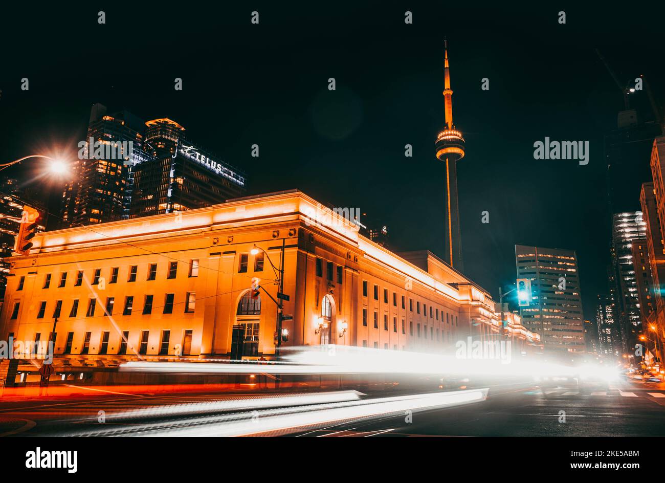A long exposure shot of the Union Station and CN Tower in Toronto ...