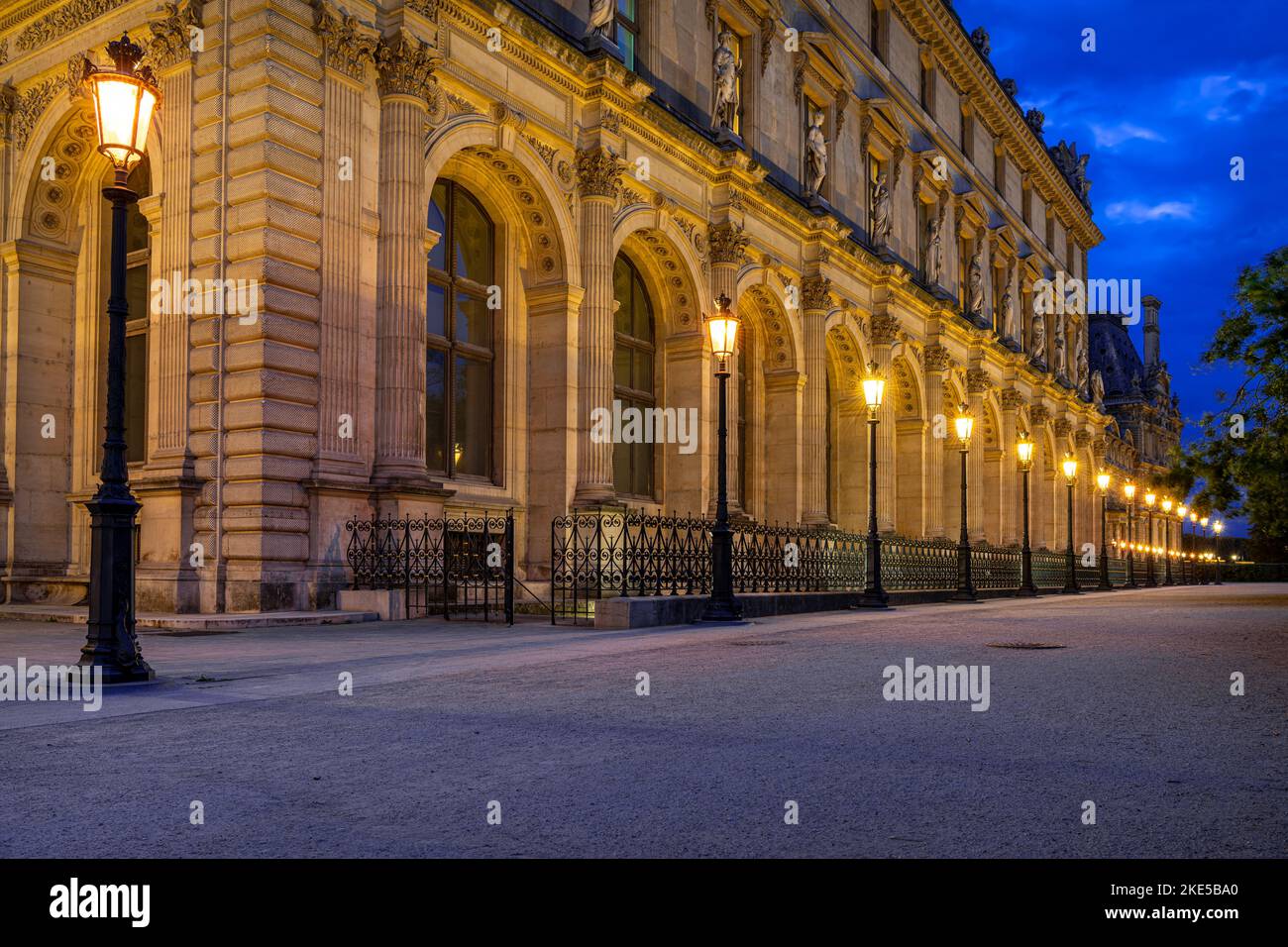 Footpath leading to the Ecole du Louvre (The Louvre School) at dusk