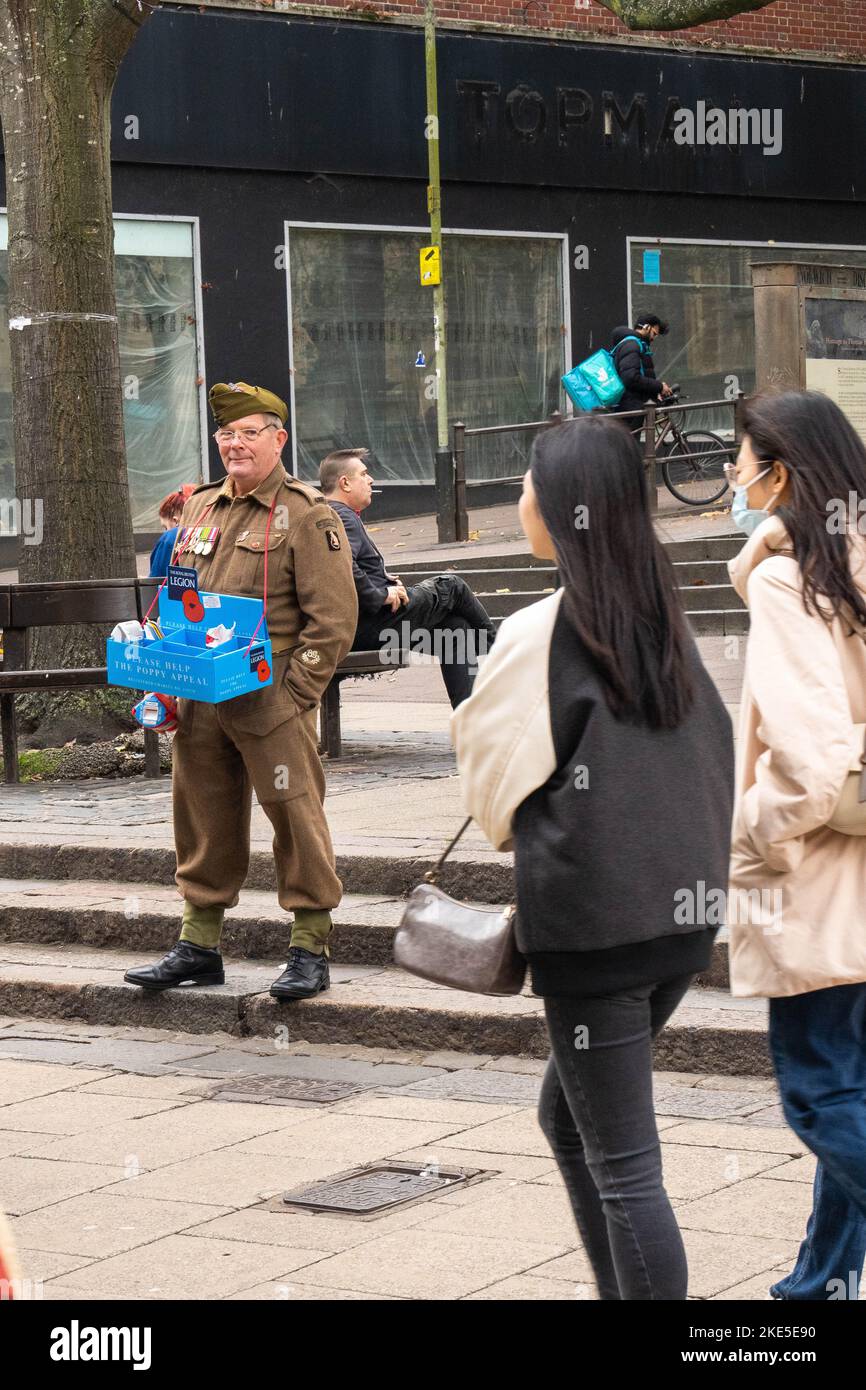 Vintage army uniform hires stock photography and images Alamy