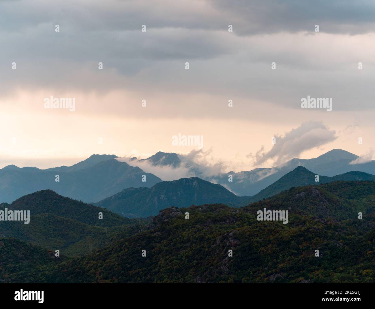 Aerial view sunrise sky mountains hi-res stock photography and images ...