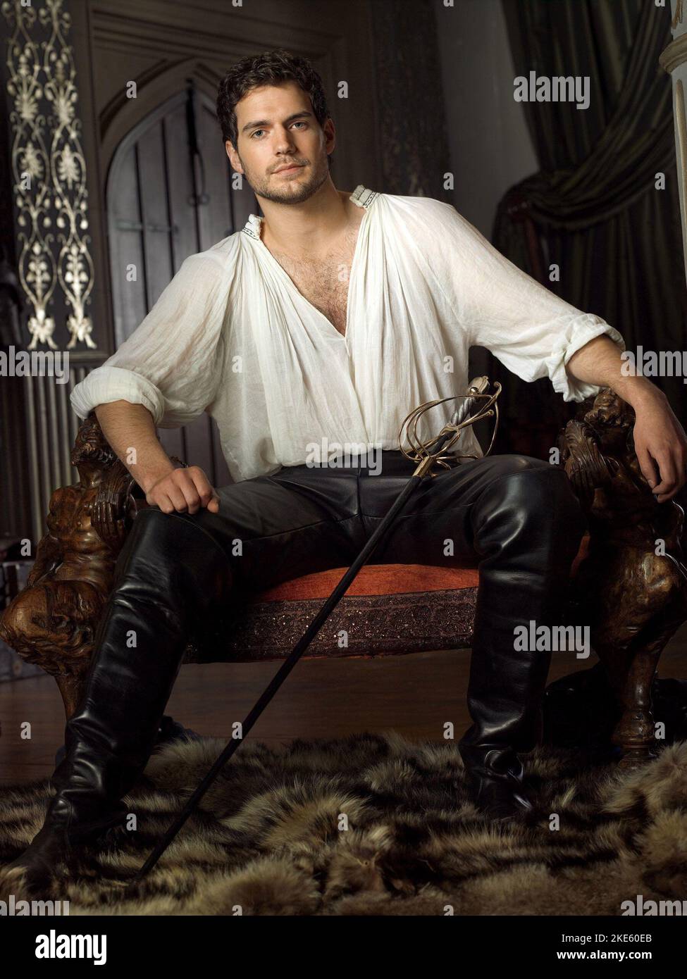 HENRY CAVILL in THE TUDORS (2007), directed by JEREMY PODESWA, MICHAEL HIRST, STEVE SHILL and CIARAN DONNELLY. Credit: BORD SCANNAN NA HEIREANN/CANADIAN BROADCASTING CORP./ Album Stock Photo