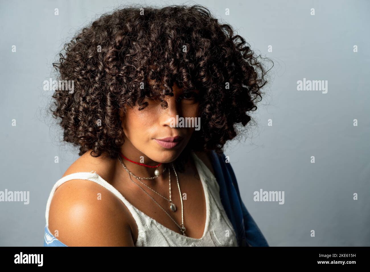 Mature female face model pose hi-res stock photography and images - Alamy