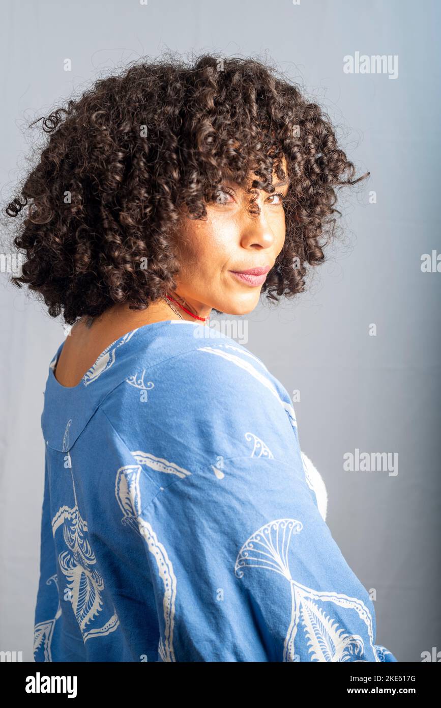 Mature female face model pose hi-res stock photography and images - Alamy