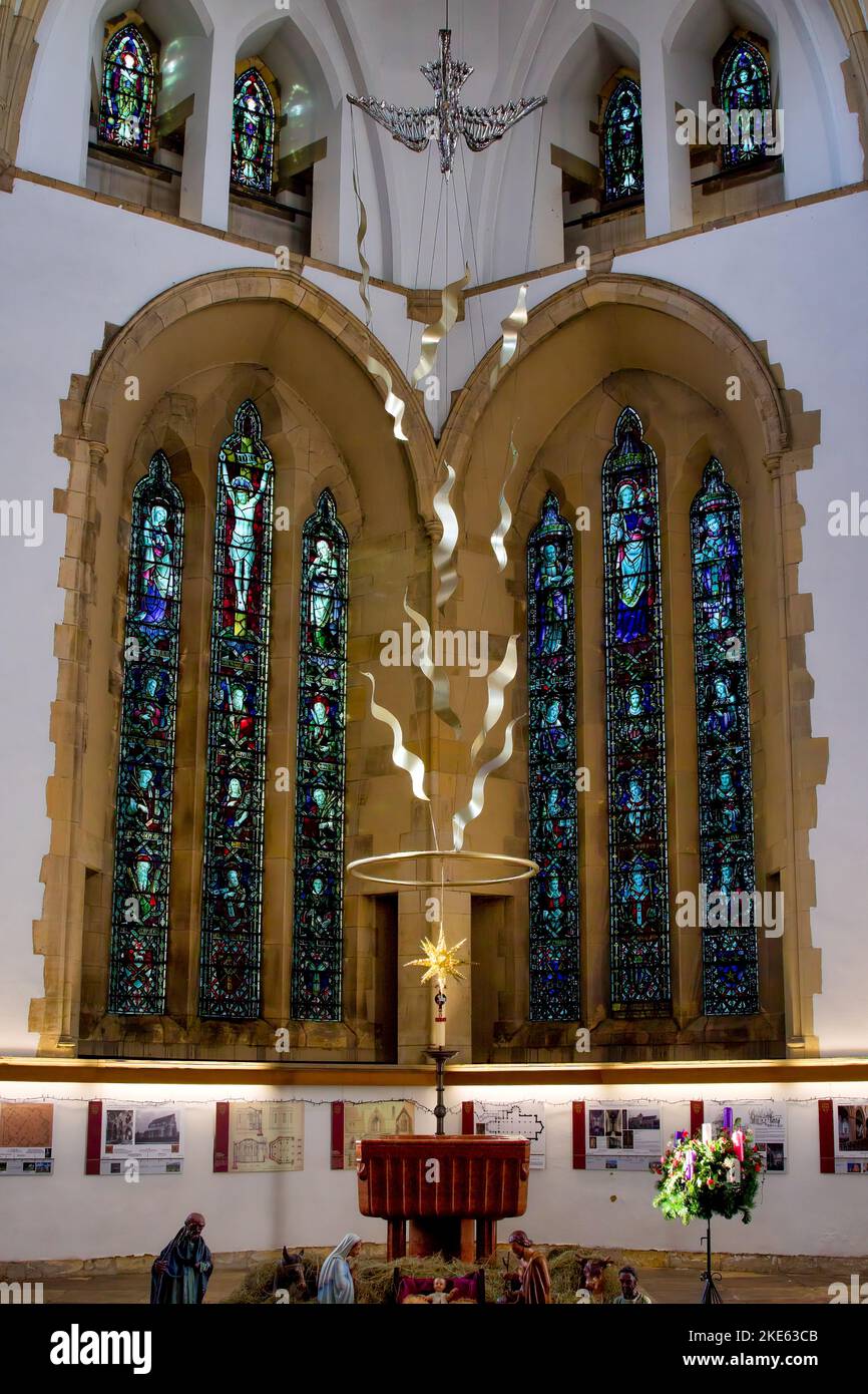 Arched stained glass windows hires stock photography and images Alamy