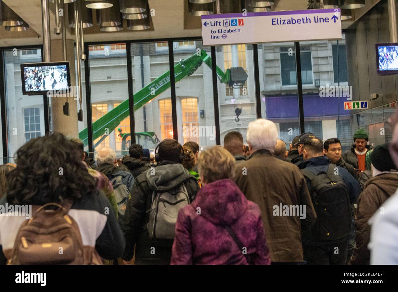 London, UK. 10th Nov, 2022. Tube strikes in London caused large queues at bus stops and Elizabeth Line stations to be very busy Credit: Ian Davidson/Alamy Live News Stock Photo