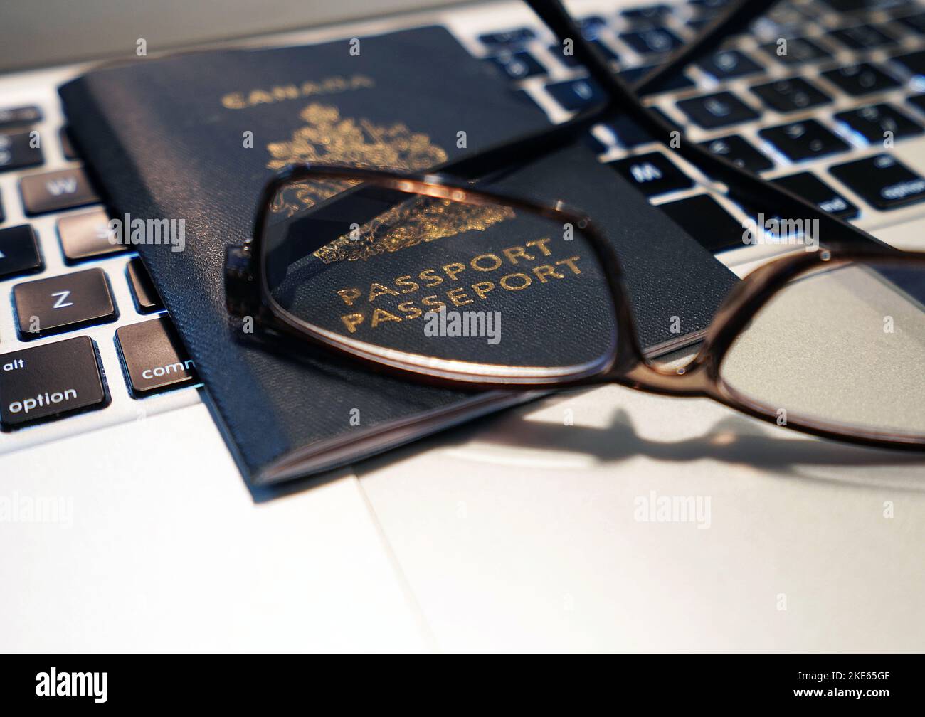 Keyboard passport hi-res stock photography and images - Alamy