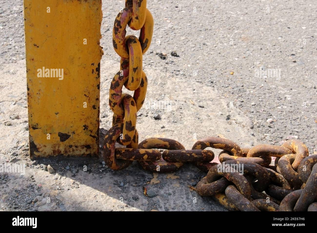 Chain rack hi-res stock photography and images - Alamy
