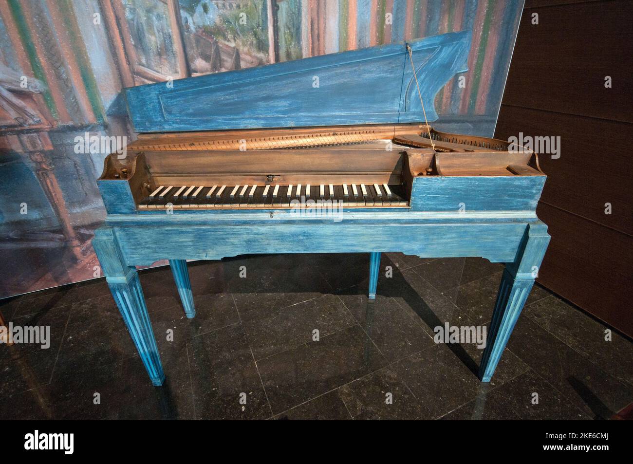 Pianos musical instruments hi-res stock photography and images - Alamy