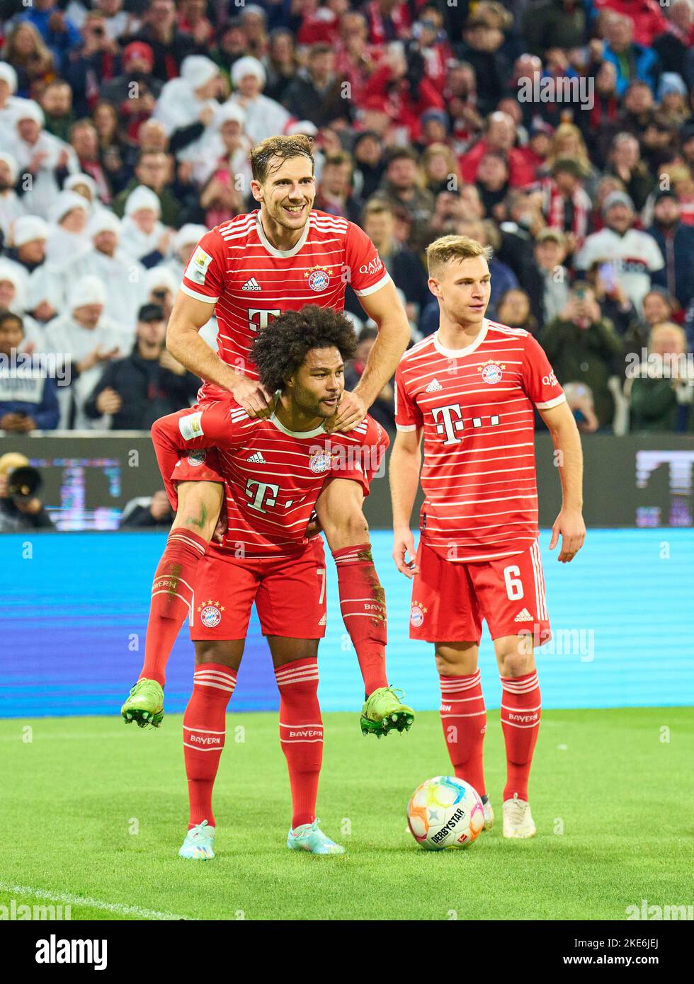 Leon GORETZKA, FCB 8 celebrates his goal, happy, laugh, celebration, 3-1 with Serge GNABRY, FCB 7 Joshua KIMMICH, FCB 6   in the match FC BAYERN MÜNCHEN - SV WERDER BREMEN 6-1 1.German Football League on Nov 8, 2022 in Munich, Germany. Season 2022/2023, matchday 14, 1.Bundesliga, FCB, München, 14.Spieltag © Peter Schatz / Alamy Live News    - DFL REGULATIONS PROHIBIT ANY USE OF PHOTOGRAPHS as IMAGE SEQUENCES and/or QUASI-VIDEO - Stock Photo