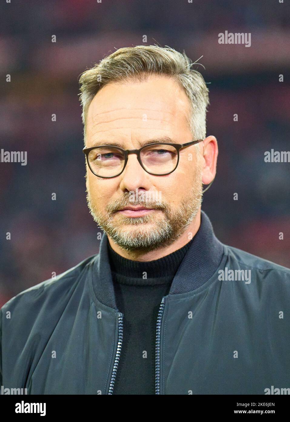 Matthias Opdenhoevel, TV presenter,  in the match FC BAYERN MÜNCHEN - SV WERDER BREMEN 6-1 1.German Football League on Nov 8, 2022 in Munich, Germany. Season 2022/2023, matchday 14, 1.Bundesliga, FCB, München, 14.Spieltag © Peter Schatz / Alamy Live News    - DFL REGULATIONS PROHIBIT ANY USE OF PHOTOGRAPHS as IMAGE SEQUENCES and/or QUASI-VIDEO - Stock Photo