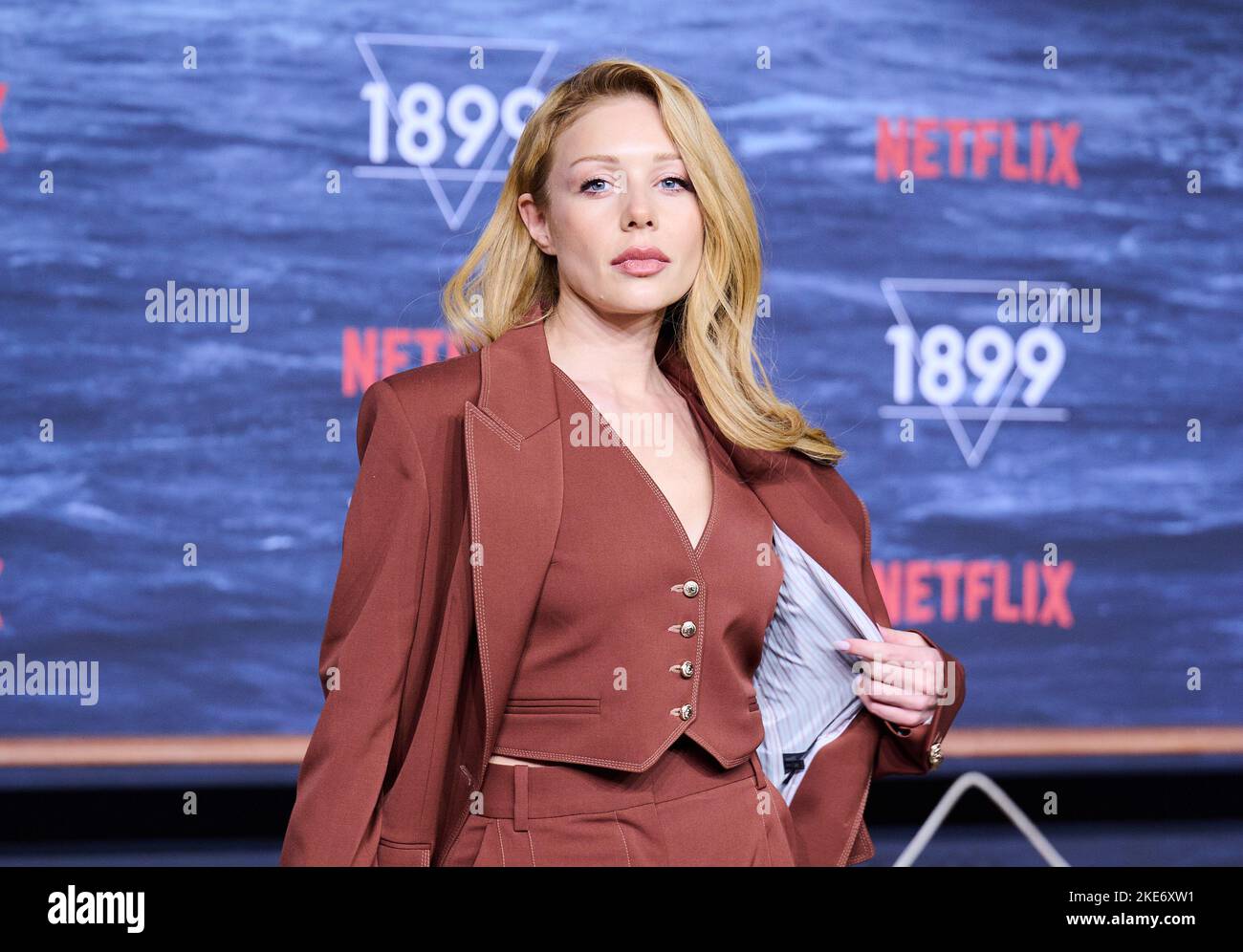 berlin-germany-10th-nov-2022-tina-karol-ukrainian-singer-comes-to