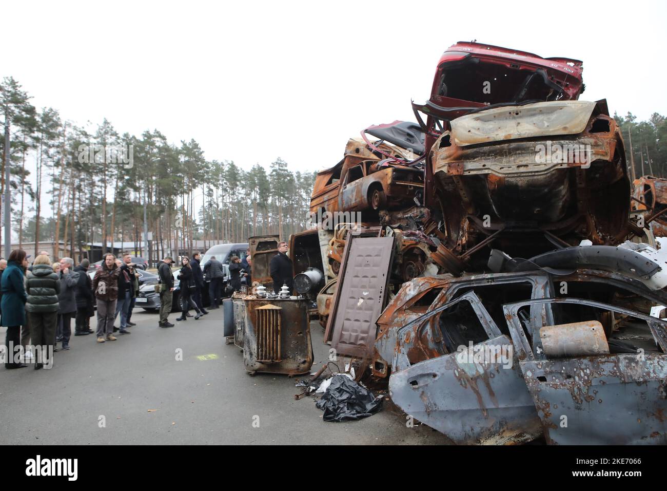 IRPIN, UKRAINE - NOVEMBER 10, 2022 - The delegation of the Lithuanian Seimas visits the 'cemetery' of cars destroyed by Russian invaders, Irpin, Kyiv Stock Photo