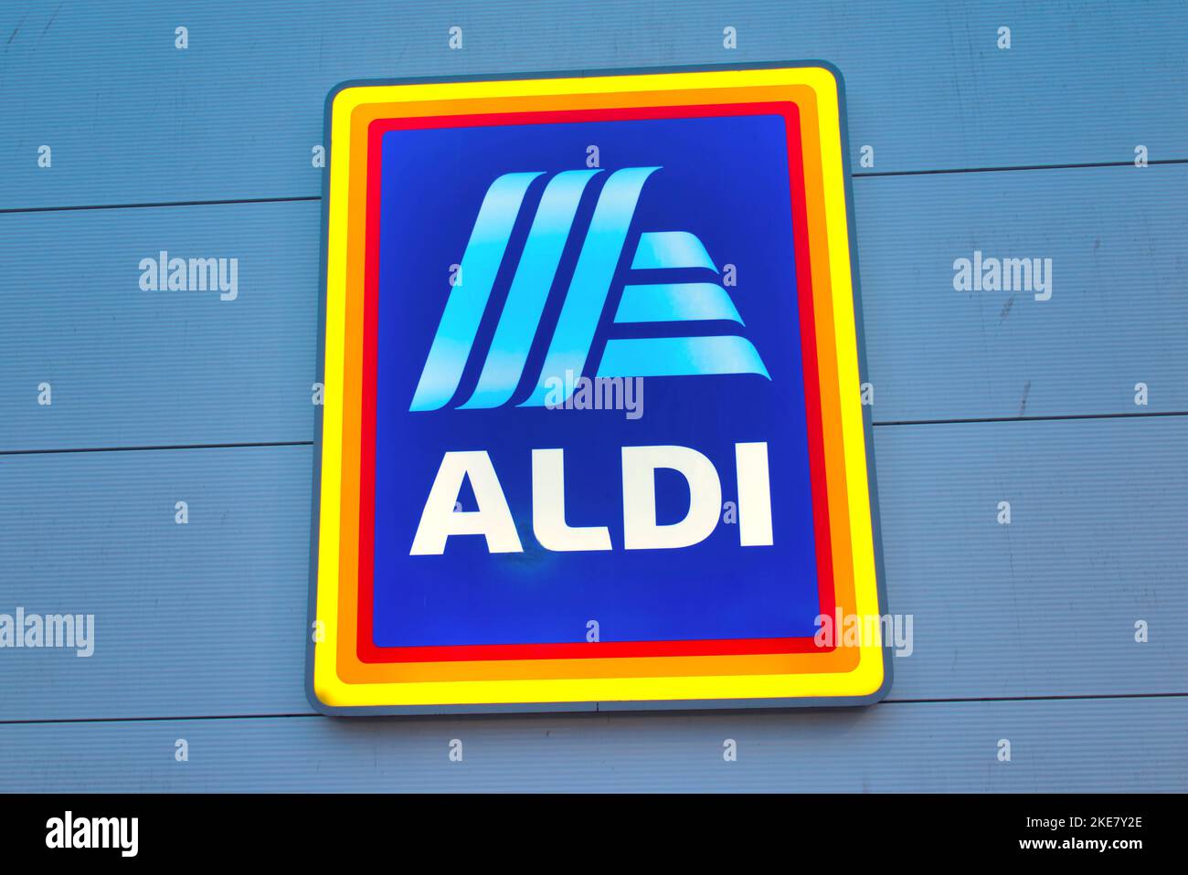 Aldi supermarket sign Stock Photo Alamy