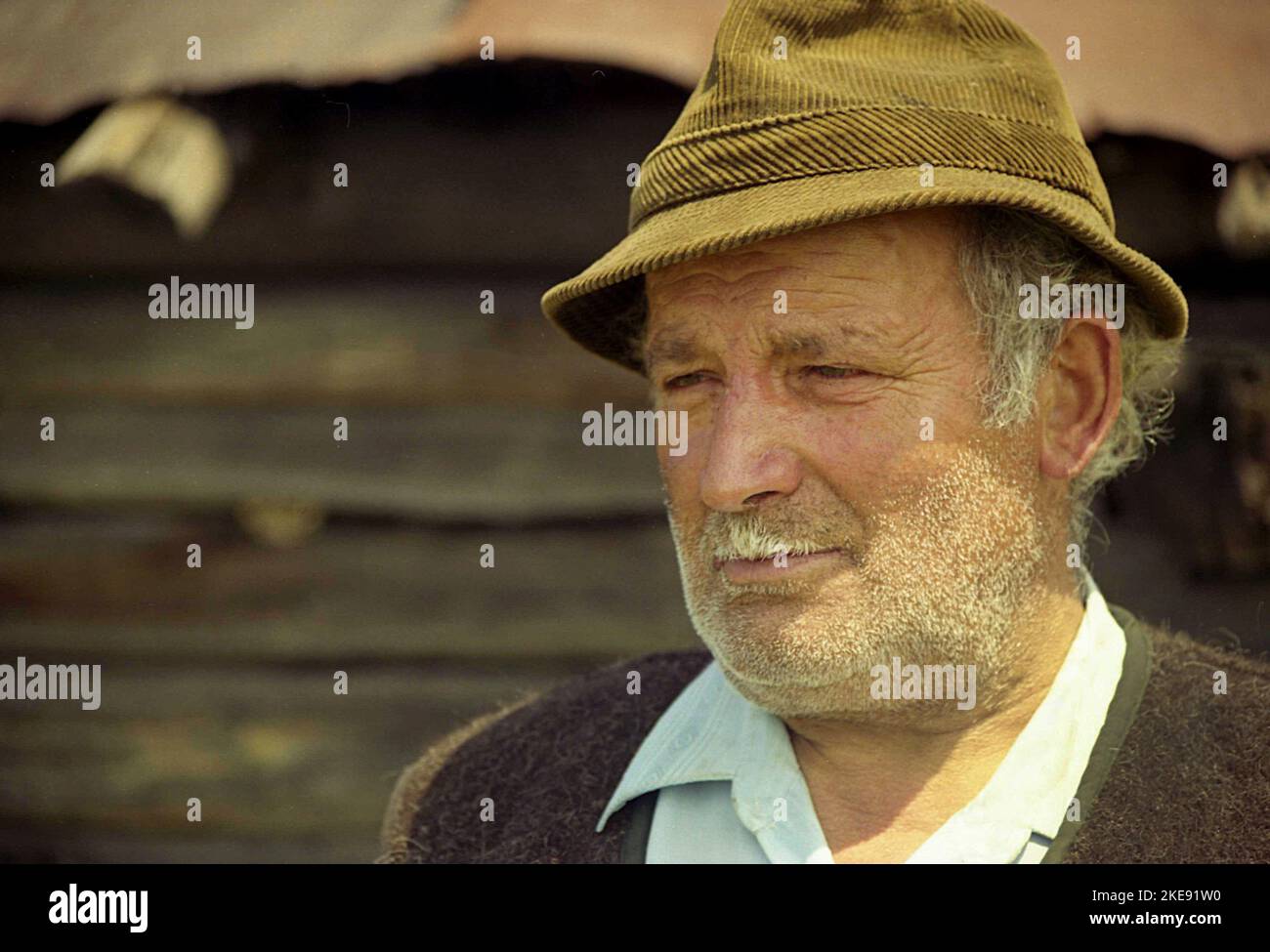 Hunedoara County, Romania, 2003. Portrait of man belonging to the community of Momarlani. Stock Photo