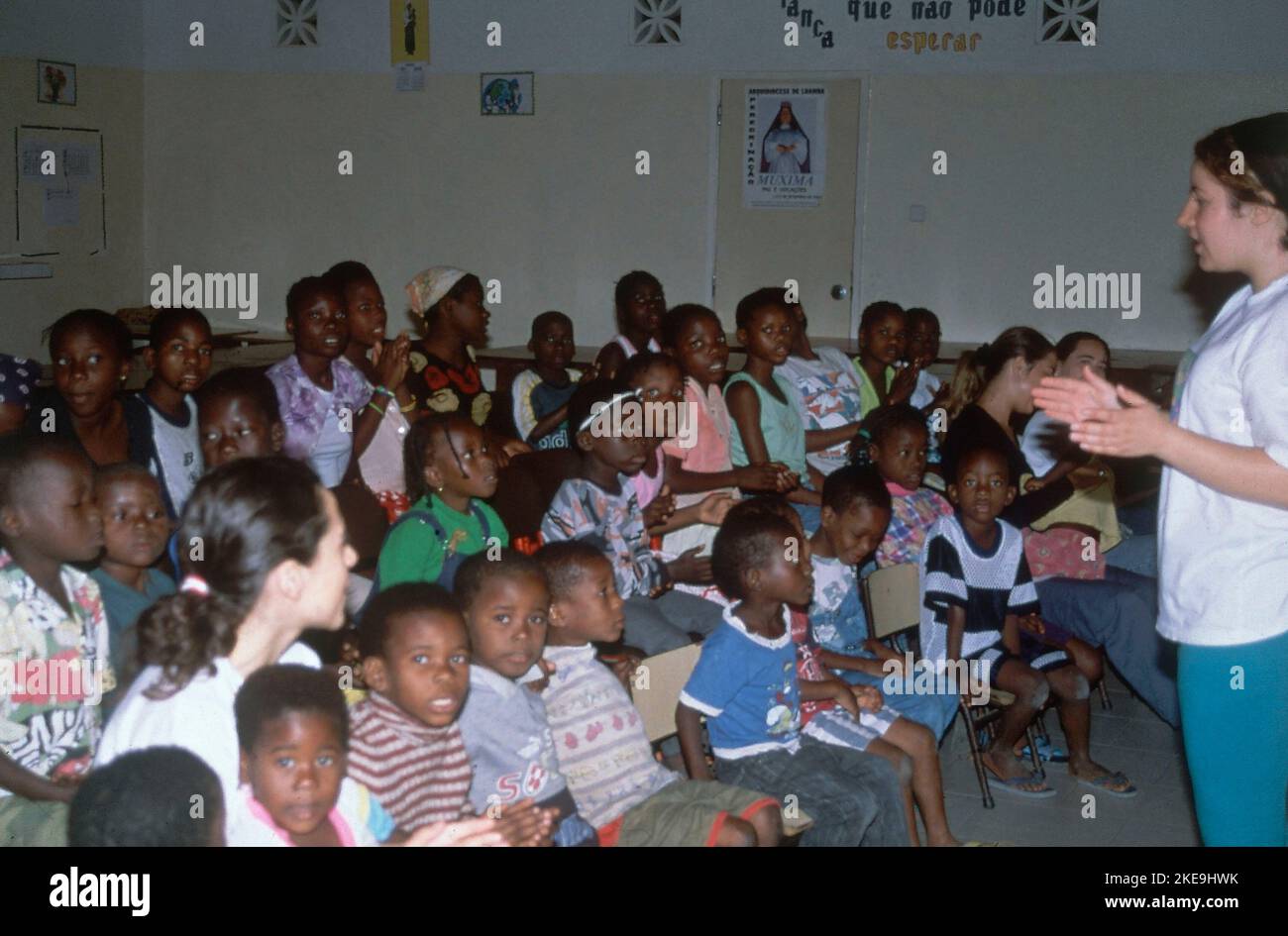 June 5, 2003 - PARADISE HOTEL: Top Row L-R: Toni, Zach, Melanie, Scott.  Center Row L-R: Alex, Amanda, Beau, Kristen. Bottom Row L-R: Charla, Amy,  Andon. PARADISE HOTEL .TV/FILM STILL.SUPPLIED BY: K389008LL(Credit