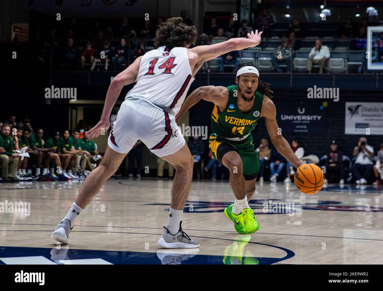 Moraga, CA U.S. 10th Nov, 2022. A. Vermont guard Dylan Penn (13)goes to