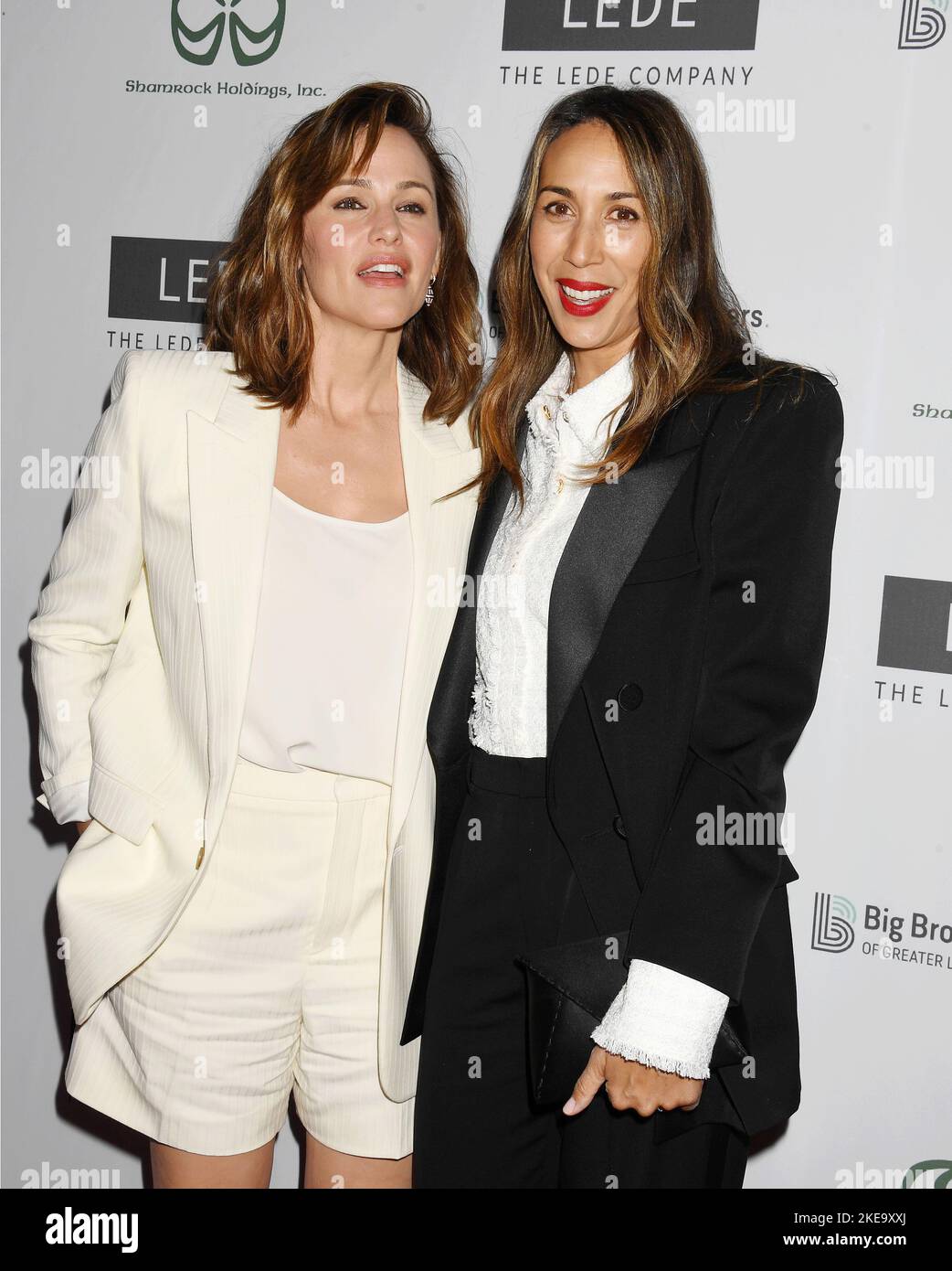 HOLLYWOOD, CA - NOVEMBER 10: (L-R) Jennifer Garner and Meredith O ...