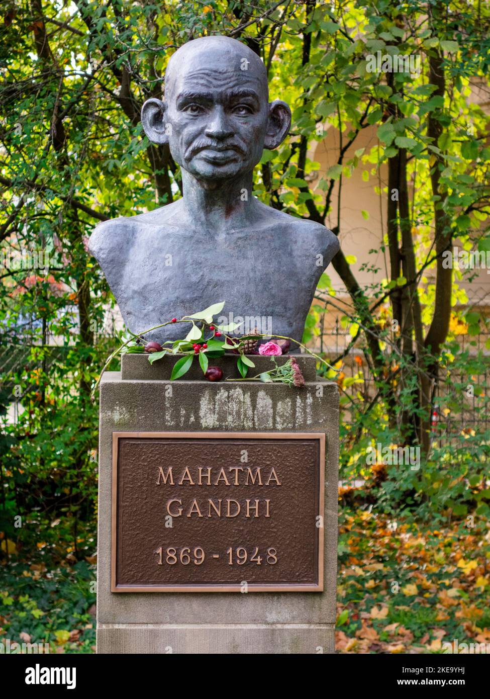 Statue of Mahatma Gandhi in Luxembourg Park Stock Photo - Alamy