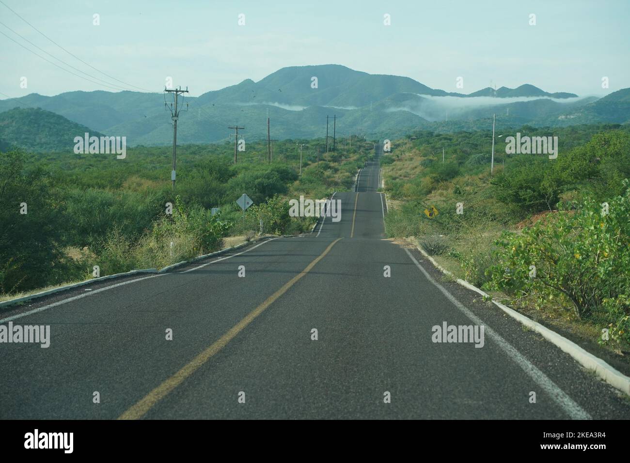 Road baja california sur la paz hi-res stock photography and images - Alamy