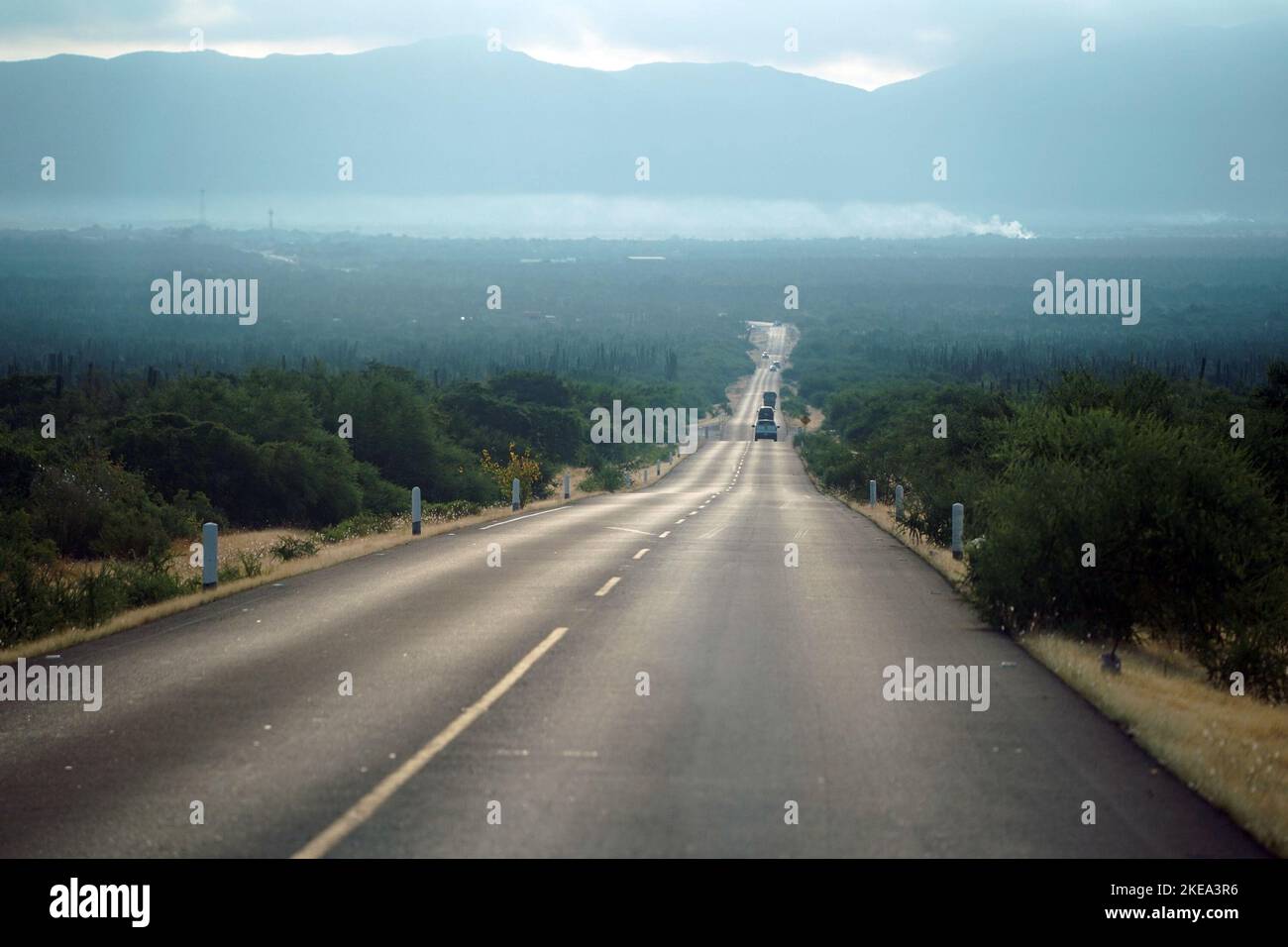 Road baja california sur la paz hi-res stock photography and images - Alamy