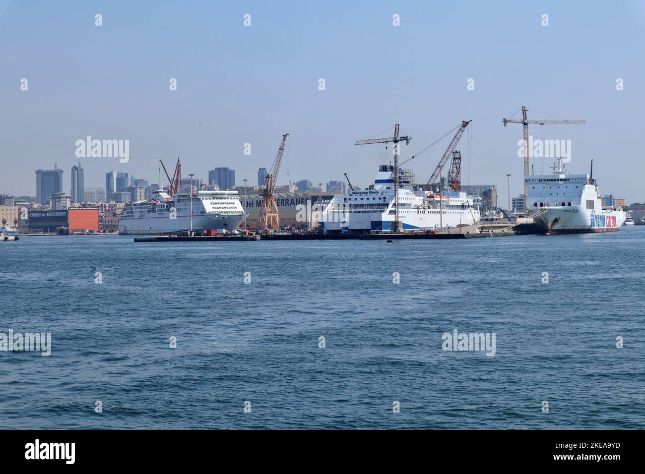 Napoli - Cantieri del Mediterraneo dall'aliscafo Stock Photo