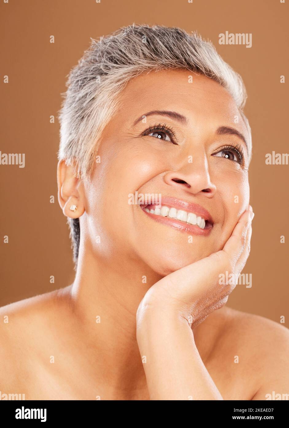 Thinking skincare woman in hi-res stock photography and images - Alamy