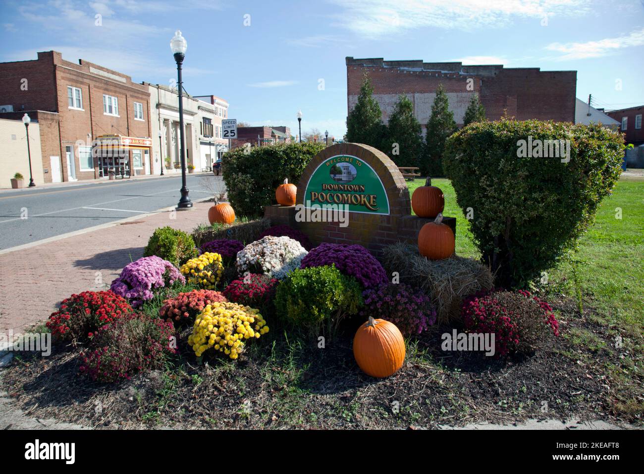 Welcome to Downtown Pokomoke, Market Street, Pocomoke City, Maryland, USA Stock Photo