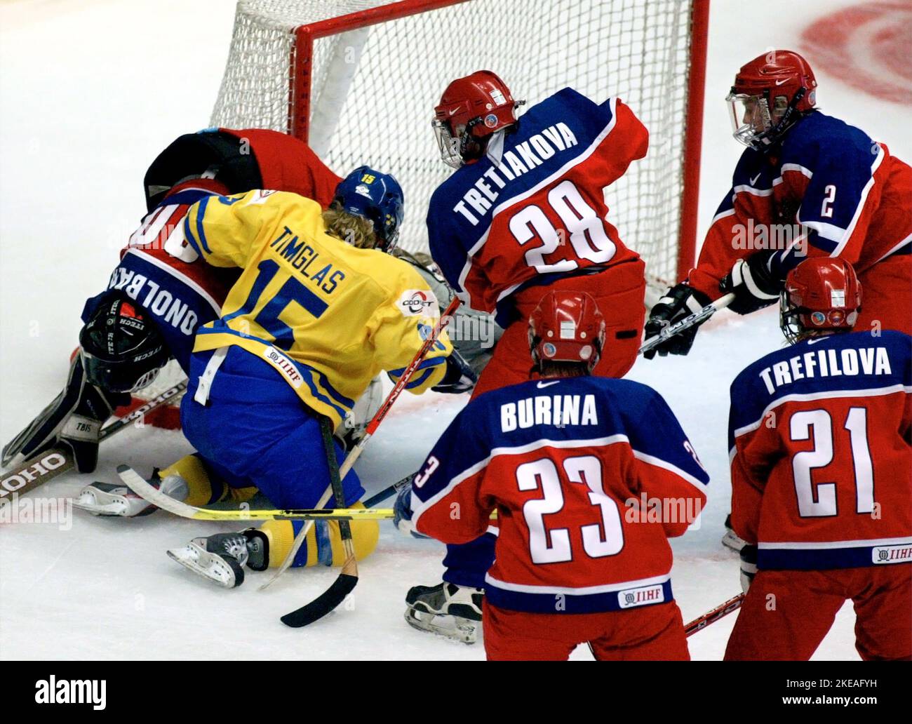 Hockey match between Damkronorna (The Swedish women's national ice