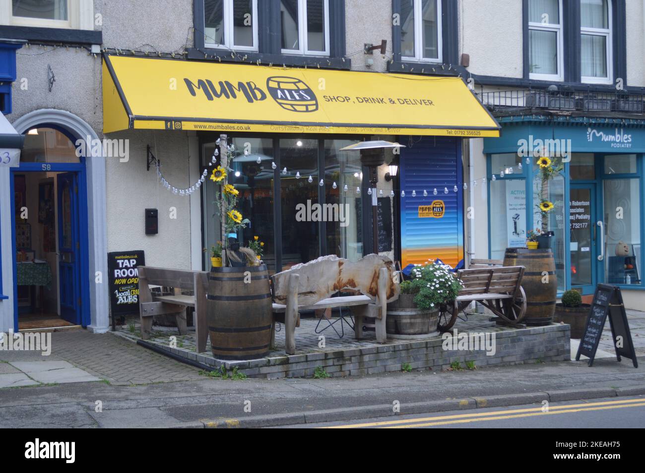 11th November 2022, Mumbles, Swansea, Wales, United Kingdom. Shop front of Mumbales, a beer shop and bar. Stock Photo