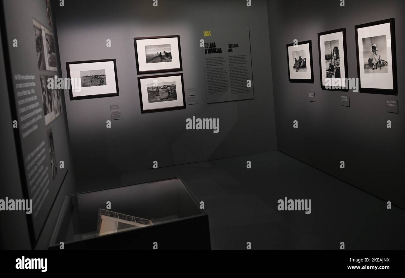 Robert capa exhibition hi-res stock photography and images - Alamy
