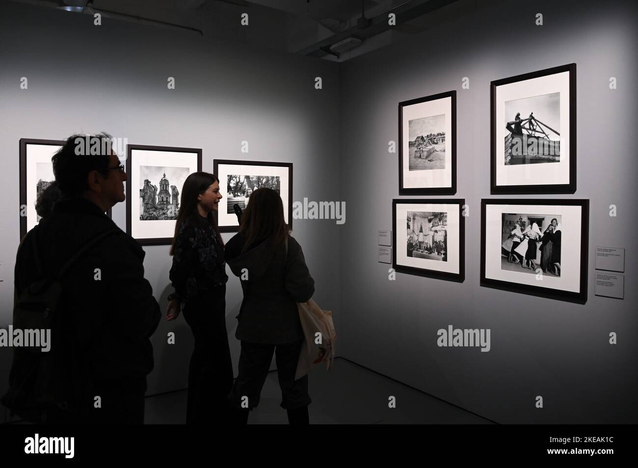 Robert capa exhibition hi-res stock photography and images - Alamy