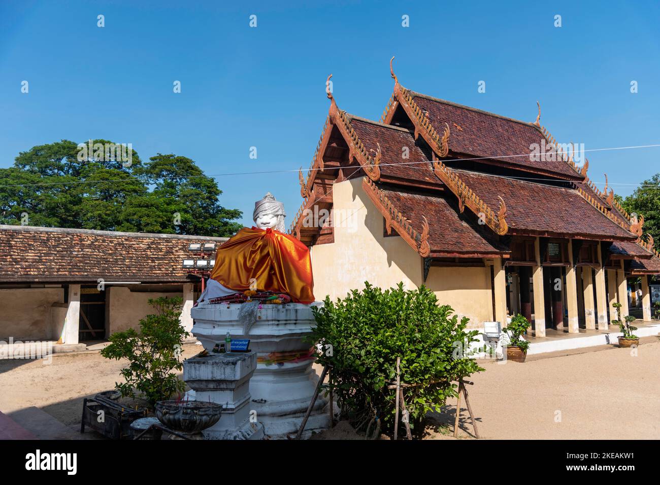 Templo del Buda Esmeralda (Wat Phra Kaew): el templo budista más famoso y venerado de todo Tailandia tiene esta distinción p Stock Photo