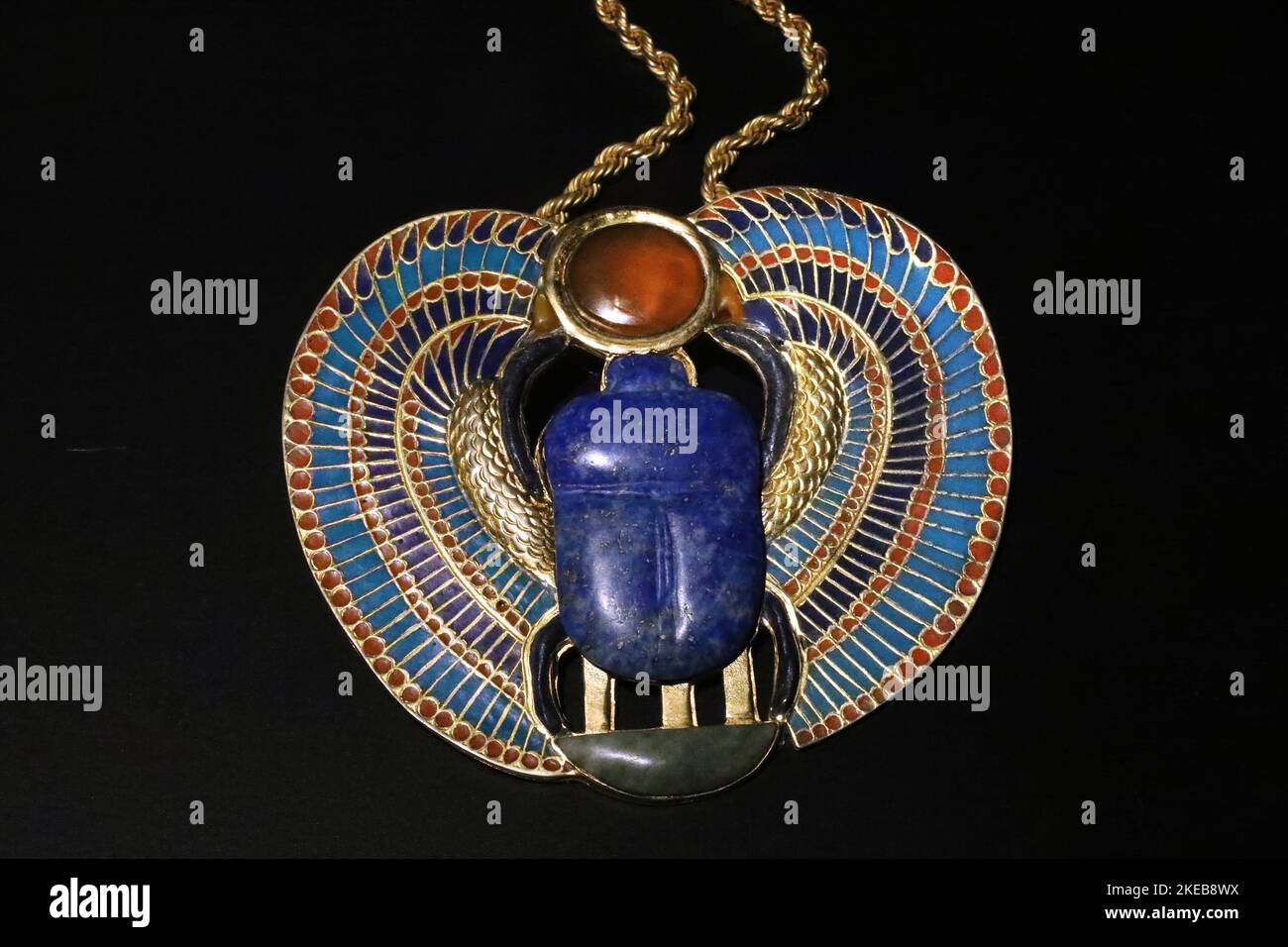 Necklace with scarab pendant from Tutankhamun's tomb Stock Photo - Alamy