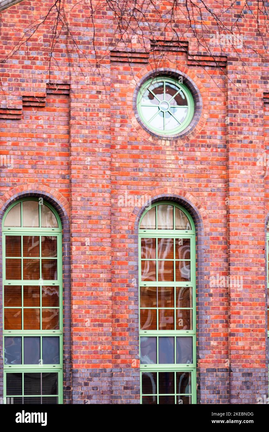Windows and brickwork in the Jewellery Quarter, Birmingham, UK Stock ...