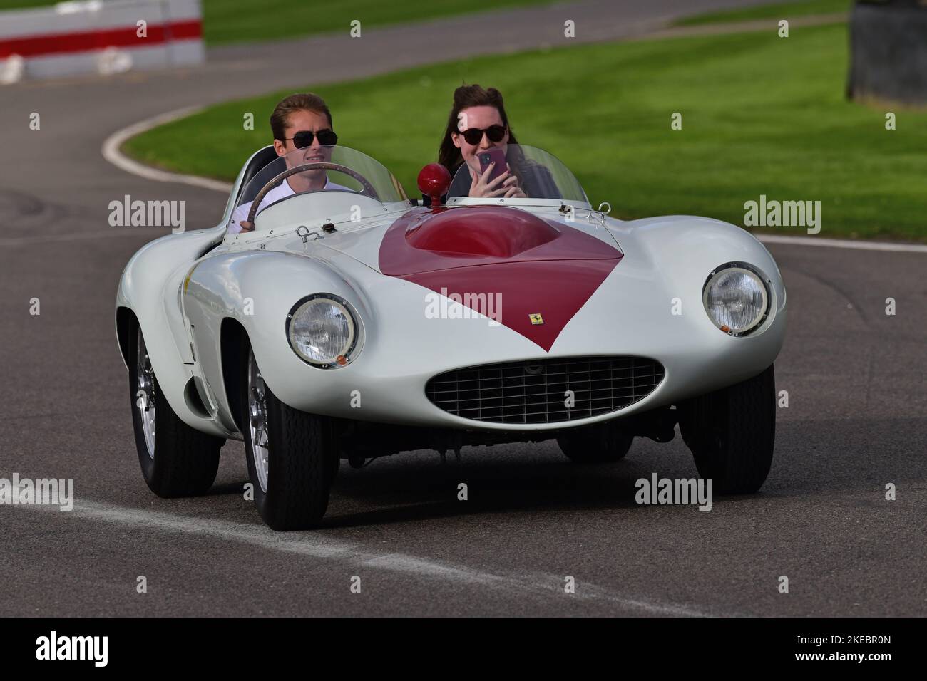 Scarlet Passion: Ferrari's Famed Sports… | Biblioteca De