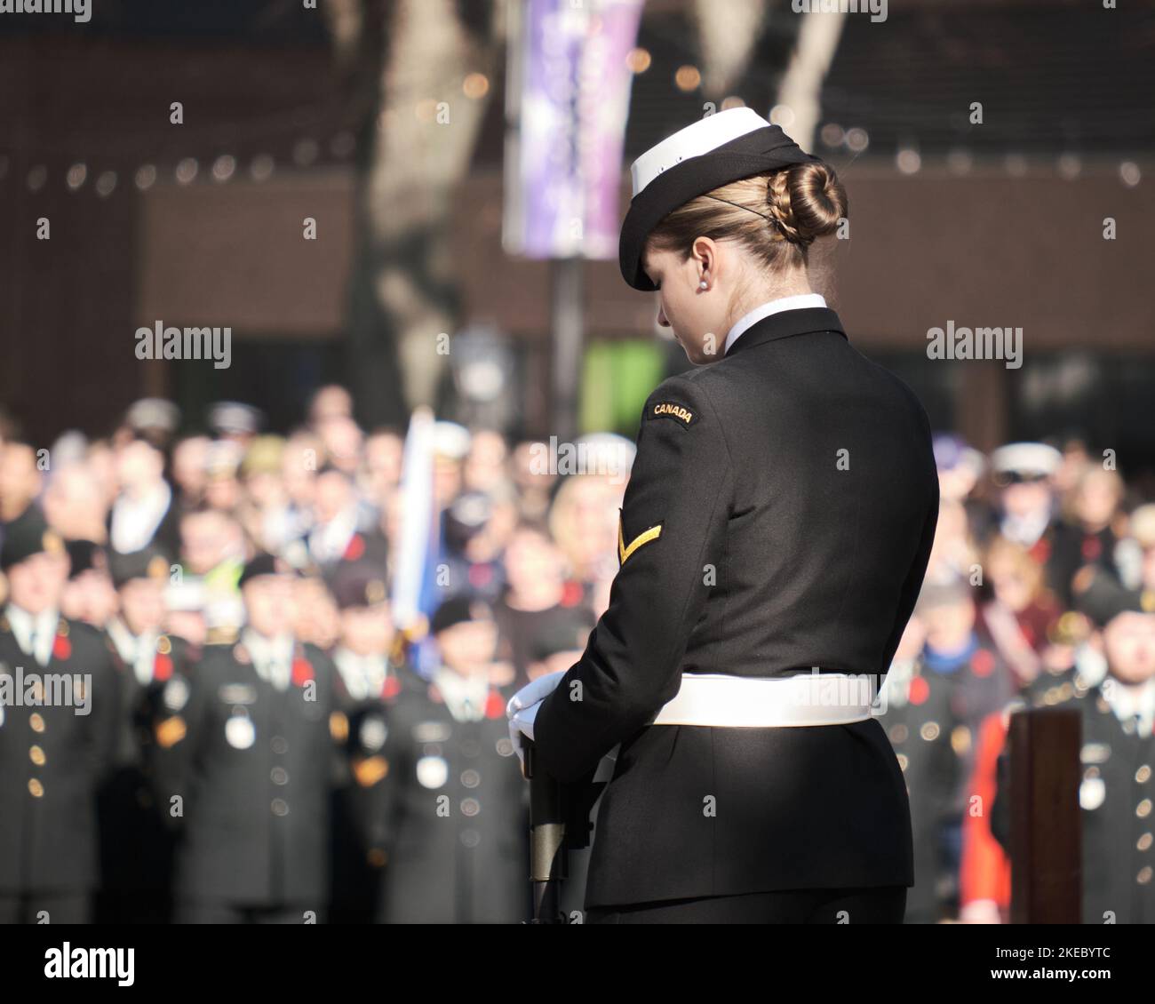 Halifax, Nova Scotia, Canada. November 11th, 2022. Hundreds gather to commemorate Remembrance Day at a ceremony held at the Halifax Cenotaph. Credit: meanderingemu/Alamy Live News Stock Photo