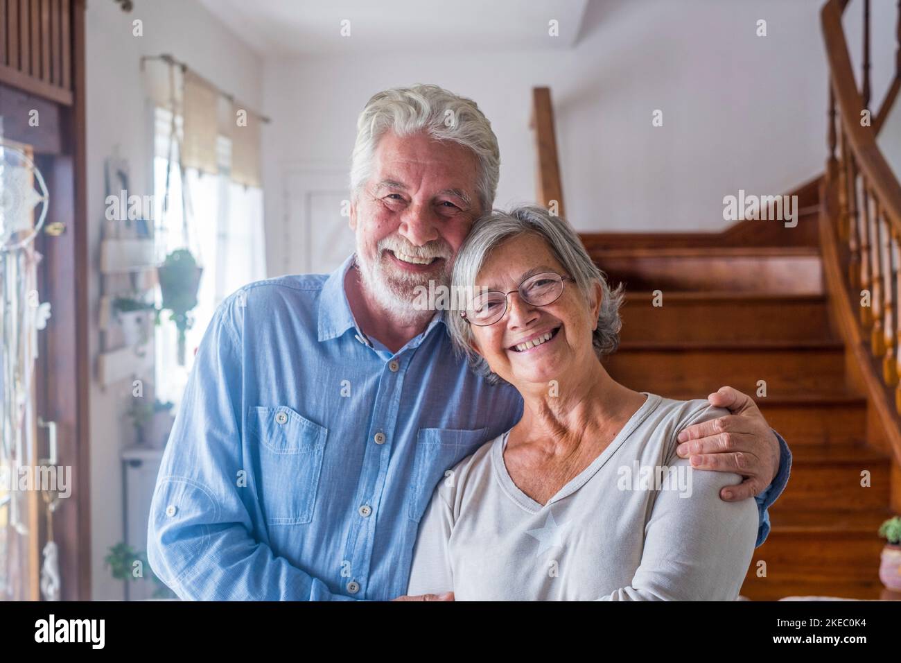 Smiling face and old people hi-res stock photography and images - Alamy